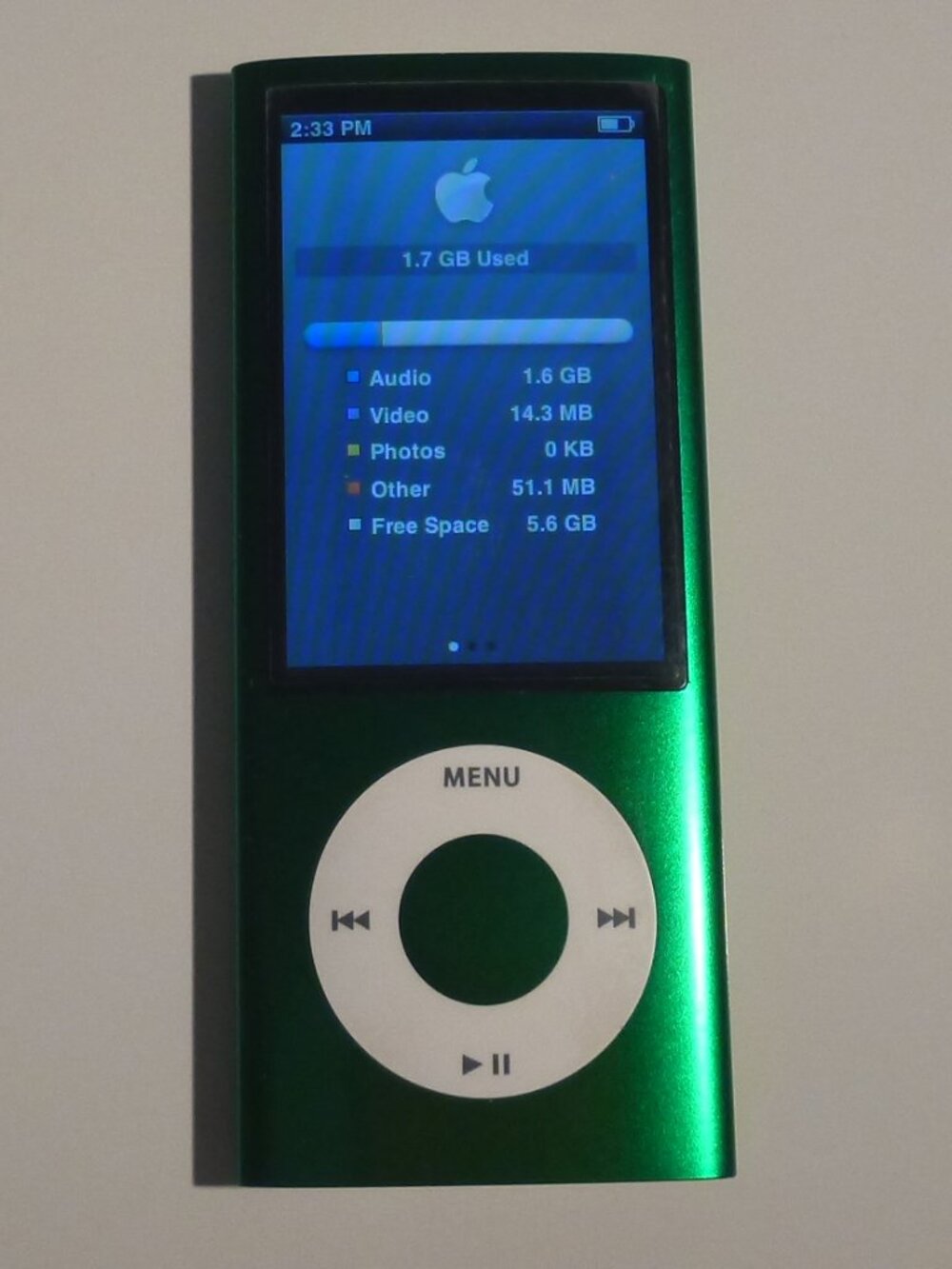 Apple iPod Nano 5th Generation Green 8GB Video Camera MP3 Player A1320 - Picture 3 of 6